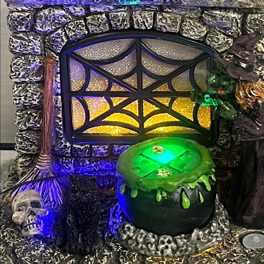 Spooky Village Fireplace W / Fog Light Up Party Decor